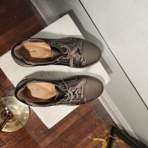 Clarks Brown Oxford Shoes Sleek Design